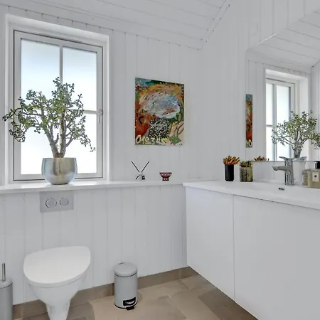 3 Bedroom Beautiful In Hornbæk
