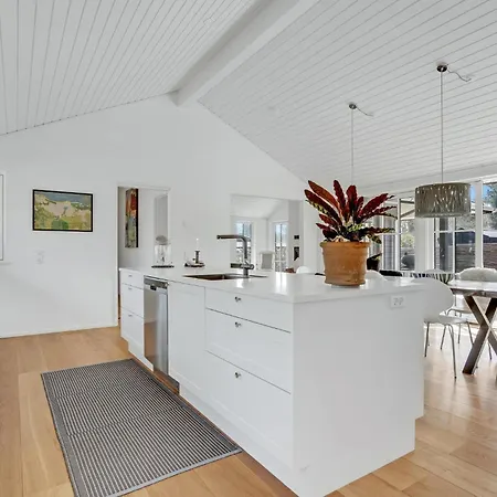 3 Bedroom Beautiful In Hornbæk