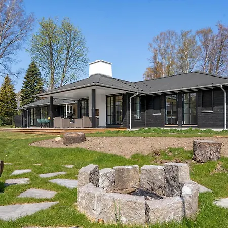 3 Bedroom Beautiful In Hornbæk
