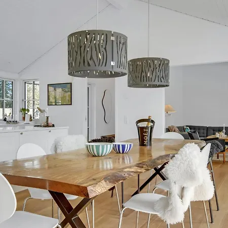 3 Bedroom Beautiful In Hornbæk