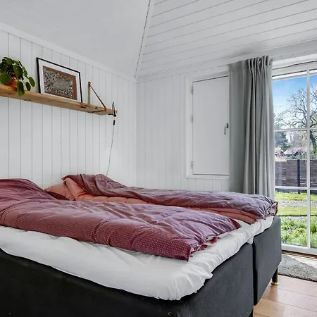 3 Bedroom Beautiful In Hornbæk