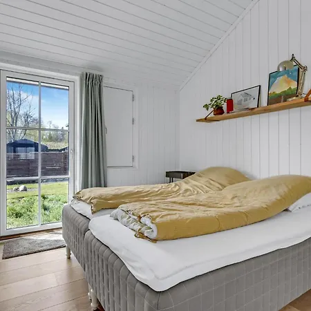 3 Bedroom Beautiful In Hornbæk