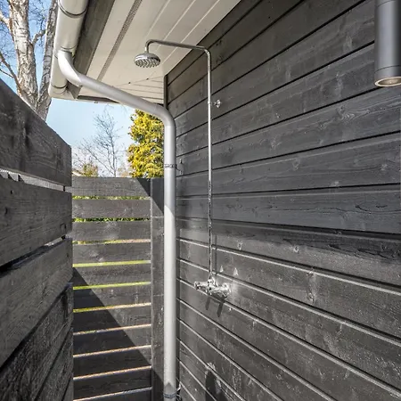 3 Bedroom Beautiful In Ferienhaus *