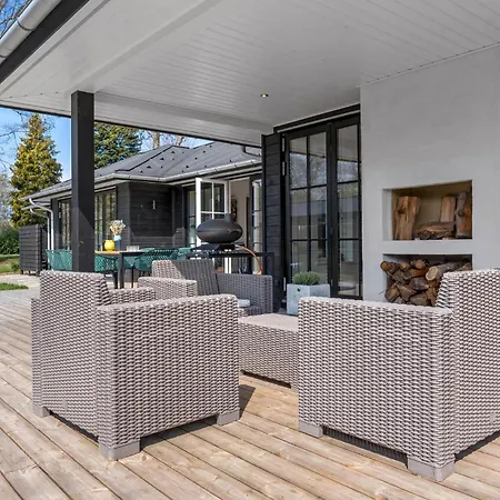 3 Bedroom Beautiful In Hornbæk